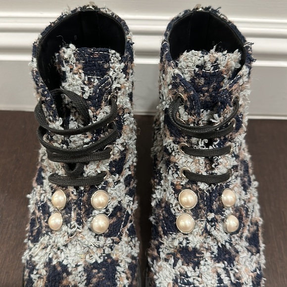 Chanel tweed boots pearl - Picture 2 of 6